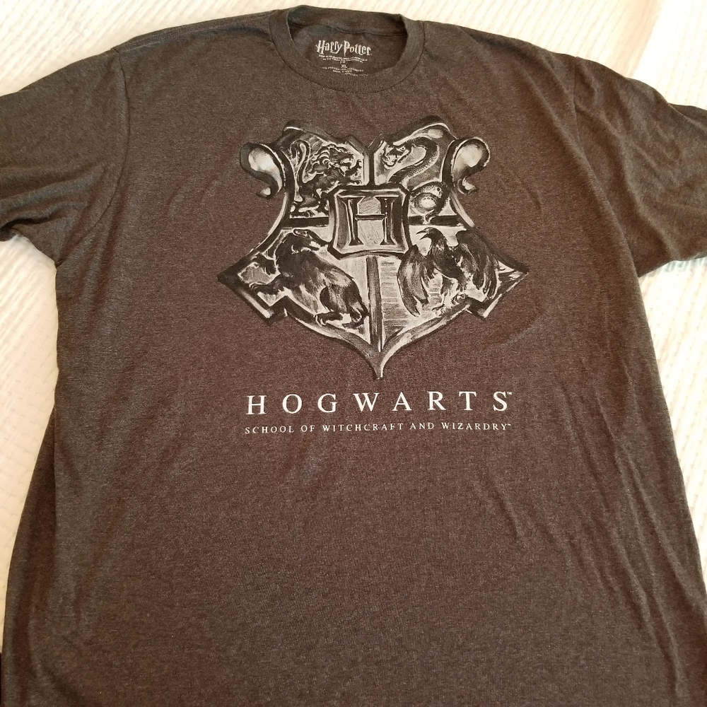Warner Bros Harry Potter Hogwarts T-shirt